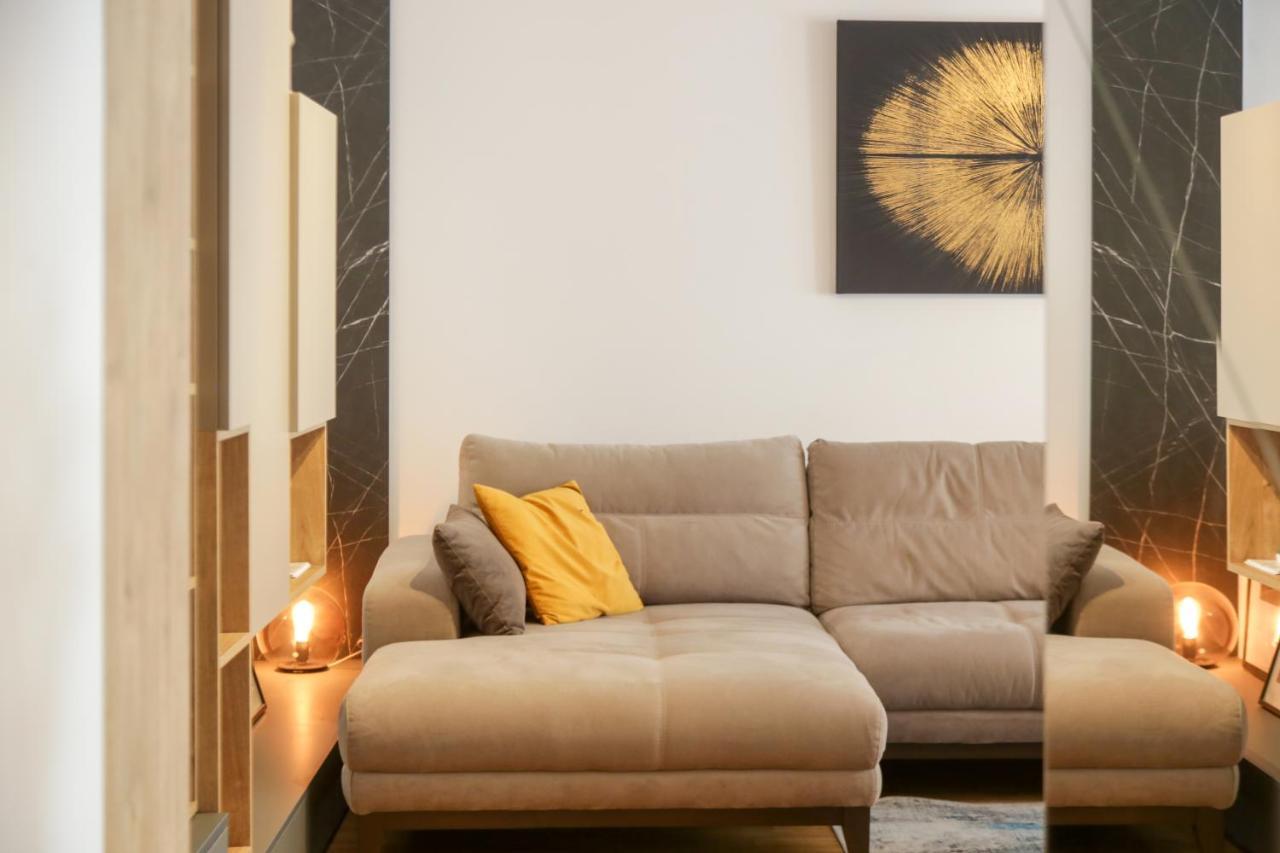Supernova Deluxe Residence โนวีซาด ภายนอก รูปภาพ