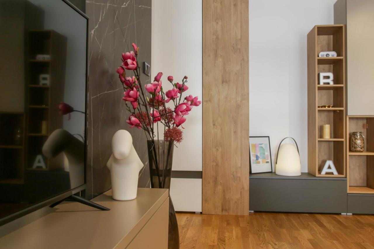 Supernova Deluxe Residence โนวีซาด ภายนอก รูปภาพ